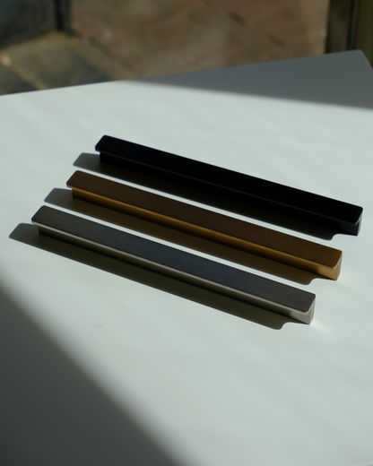 Elan Handle
